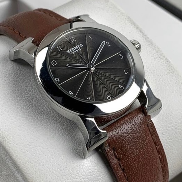 💯 authentic Hermès watch 9/10 condition - Picture 2 of 8